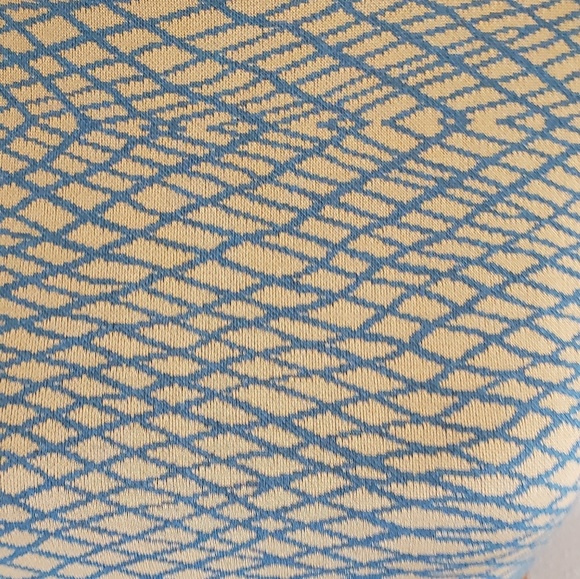 *SOLD* Brand New Lularoe Amelia - Picture 2 of 4